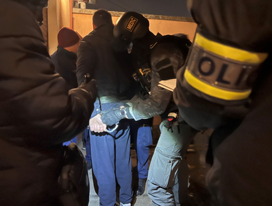 Autorităţile ungare anunţă destructurarea unei organizaţii, Ungaria Scită, pe care o acuză că voia să dea o lovitură de stat. Opt persoane reţinute în urma unei operaţiuni antiteroriste în cinci comitate cu 150 de poliţişti. Un arsenal şi documente confis