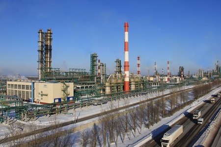 Tot mai multe instalaţii petroliere ruseşti sunt afectate de atacuri cu drone şi incendii. Ministerul rus al Energiei propune o zonă de interdicţie aeriană deasupra infrastructurii energetice (presă)