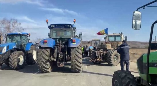 Vama Leuşeni - Albiţa este blocată de un protest al fermierilor moldoveni. Autorităţile din R. Moldova recomandă folosirea altor puncte de trecere