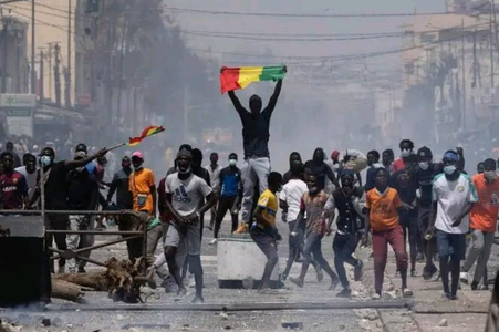 Consiliul Constituţional senegalez anulează amânarea de către Parlament a alegerilor prezidenţiale