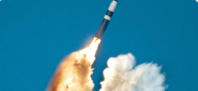 Testarea rachetelor Trident de pe un submarin al Marii Britanii a eşuat pentru a doua oară consecutiv / Sistemele de propulsie au cedat, racheta, de peste 17 milioane de lire sterline, căzând în mare