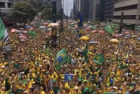 Brazilia: Manifestaţie masivă de susţinere a lui Bolsonaro. Fostul preşedinte a denunţat ineligibilitatea sa