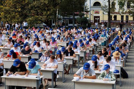 Chişinău: Cererile pentru cursurile de limbă română depăşesc de peste două ori numărul de locuri alocat. Solicitările vin inclusiv de la Tiraspol