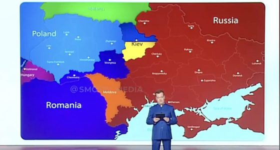 România, vecină cu Rusia? Medvedev a ţinut un discurs la Soci având în spate o hartă în care teritoriul ucrainean este împărţit între Rusia, România, Ungaria şi Polonia: „Ucraina este Rusia şi trebuie să revină acasă”