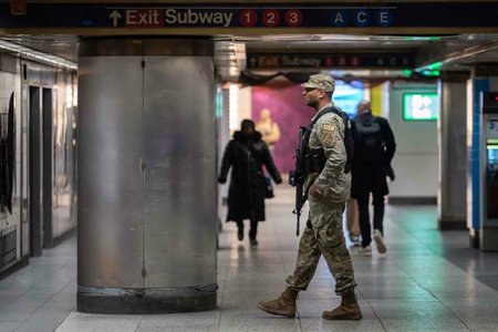 New York-ul trimite soldaţi din Garda Naţională pentru a-şi securiza reţeaua de metrou