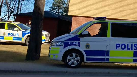 Patru persoane arestate la periferia de sud a Stockholmului, la Tyreso, suspectate de pregătirea unor atentate