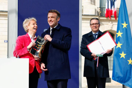 Macron vrea să înscrie dreptul la avort în Charta Drepturilor Fundamentale a Uniunii Europene, ”în care nimic nu mai este sigur”