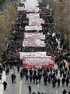 Parlamentul grec a aprobat înfiinţarea universităţilor străine private, deşi studenţii nu le vor şi protestează de câteva săptămâni