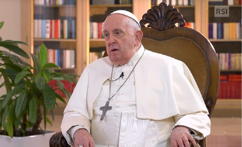 Papa spune că Ucraina ar trebui să aibă "curajul steagului alb" al negocierilor
