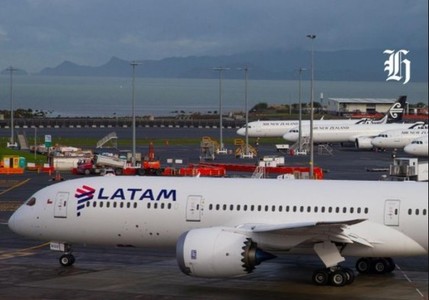 Cel puţin 50 de răniţi după ce a apărut o "problemă tehnică" la un zbor LATAM spre Auckland efectuat cu o aeronavă Boeing