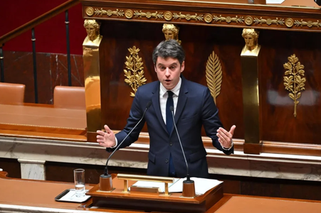 Adunarea Naţională franceză se pronunţă prin vot în favoarea susţinerii Ucrainei şi adoptă un acord de securitate bilateral, dar îl critică pe Macron