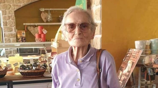 O şoferiţă în vârstă de 103 ani, Giuseppina Molinari, alintată Giose, prinsă noaptea la volan cu permisul expirat, în nordul Italiei, la Bondeno, în apropiere de Ferrara