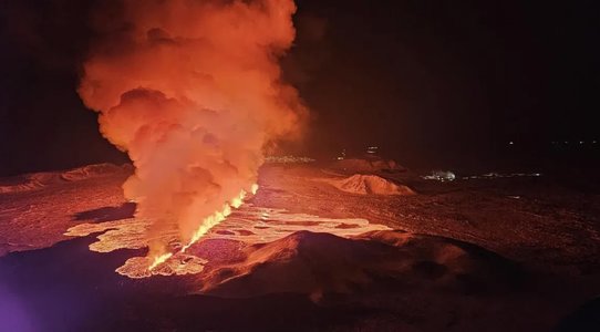 Un vulcan din Islanda a erupt pentru a patra oară în trei luni. Zborurile nu sunt perturbate - VIDEO