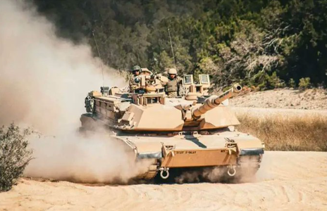Washingtonul aprobă vânzarea a 50 de tancuri de tip Abrams M1A2, în valoare de 2,2 miliarde de dolari, Bahrainului