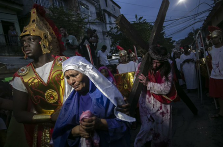 Cel puţin patru morţi şi 20 de răniţi în Brazilia, după ce un autobuz intră într-o procesiune de Paşte