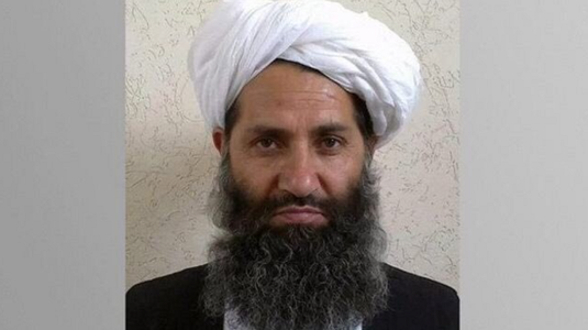 Liderul talibanilor face apel la afgani să respecte legea Sharia într-un mesaj rar întâlnit