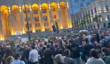 Parlamentul georgian a adoptat în primă lectură controversatul proiect de lege privind "influenţa străină". Noi manifestaţii la Tbilisi