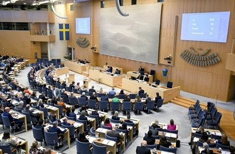 Suedia adoptă o lege care reduce vârsta pentru schimbarea legală a sexului de la 18 la 16 ani
