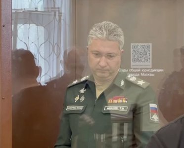Adjunctul lui Şoigu arestat pentru corupţie riscă până la 15 ani închisoare. Unul dintre cei mai bogaţi oameni din Rusia, el se declară nevinovat. Sunt speculaţii că ar exista o luptă în rândul elitei Kremlinului - VIDEO
