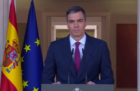 UPDATE-Premierul spaniol Pedro Sanchez anunţă că rămâne la putere, la cinci zile după ce a ameninţat să demisioneze