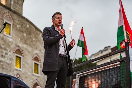 Partidul lui Peter Magyar creşte rapid în sondaje. Noul venit în politica din Ungaria, priceput în domeniul media, îşi propune să perturbe liniştea lui Viktor Orban - FOTO