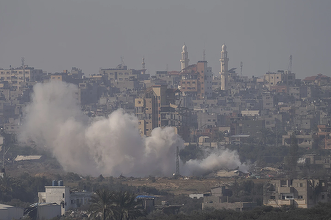 Israelul loveşte estul oraşului Rafah, în timp ce negocierile privind încetarea focului se termină fără un acord