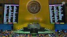 Adunarea Generală votează masiv, dar simbolic în favoarea aderării Palestinei la ONU şi îi acordă drepturi suplimentare. ”Asta-mi face greaţă”, spune ambasadorul Israelului şi pune Charta ONU într-un tocător de documente