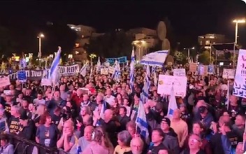 Mii de israelieni au manifestat pentru a cere eliberarea ostaticilor deţinuţi de Hamas