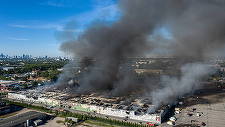 Unul dintre cele mai mari centre comerciale din Varşovia, distrus în totalitate de un incendiu - FOTO