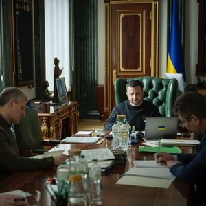 Volodimir Zelenski, convorbiri telefonice cu prim-miniştrii Suediei şi Luxemburgului, despre nevoile urgente ale Ucrainei, în special despre sistemele de apărare aeriană