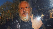 Justiţia britanică îi acordă lui Julian Assange, fondatorul WikiLeaks, permisiunea de a face apel împotriva extrădării în SUA