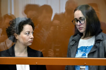 Două artiste, judecate la Moscova, riscă şapte ani de închisoare pentru o piesă de teatru, ”Pana lui Finist Şoimanul”