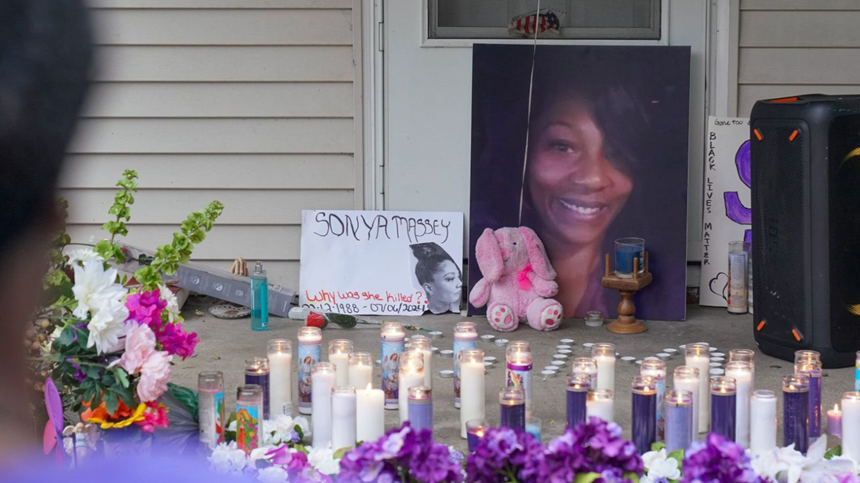 Familia afroamericanei Sonia Massey, ucisă acasă de către un poliţist alb, ajunge la un acord de indemnizare în valoare de zece milioane de dolari cu autorităţile comitatului Sangamon din Illinois, unde a avut loc drama în iulie 2024