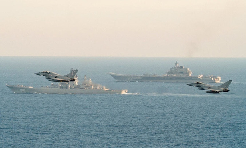 Marea Britanie a monitorizat şase nave ruseşti care transportau muniţie din Siria, după înlăturarea lui Assad