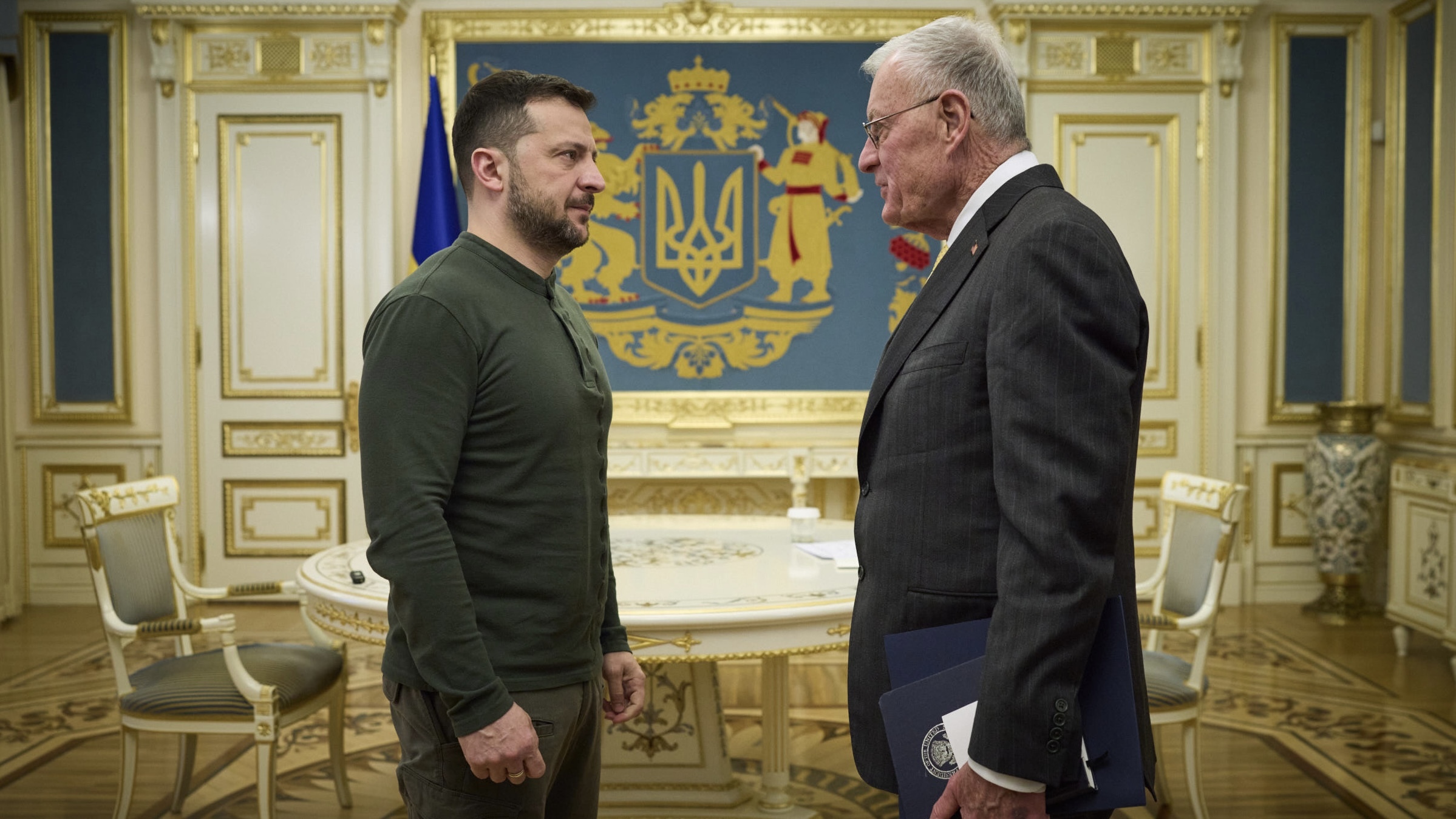 Casa Albă: Zelenski trebuie să revină la masa negocierilor pentru acordul esenţial privind mineralele / Zelenski: „Ucraina este pregătită pentru un acord puternic, eficient, de investiţii şi securitate cu preşedintele Statelor Unite”