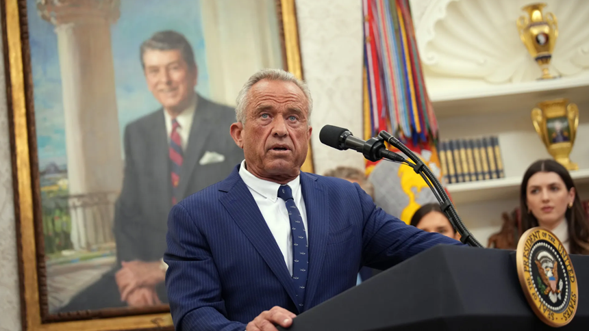Secretarul american al Sănătăţii Robert F. Kennedy Jr. ”antivaccin” îndeamnă la vaccinare împotriva rujeolei, în urma intensificării epidemiei din Texas şi laudă vaccinul împotriva rujeolei, rubeolei şi oreionului (RRO) într-un editorial pe site-ul Fox Ne
