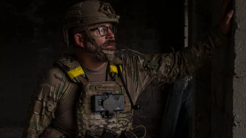 ”Donald Trump şi vărul meu (J. D. Vance) sunt clar idioţii utili ai lui Vladimir Putin”, denunţă Nate Vance, vărul de gradul doi al vicepreşedintelui SUA, un fost combatant voluntar timp de trei ani în Ucraina