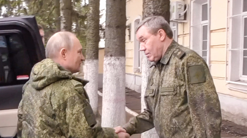 Putin, în prima vizită în Kursk de la incursiunea ucraineană, ordonă armatei ruse să ”elibereze complet” regiunea. Gherasimov îl anunţă că a luat 430 de prizonieri ucraineni, care se ”predau activ”. Putin cere ”să fie trataţi ca nişte terorişti”