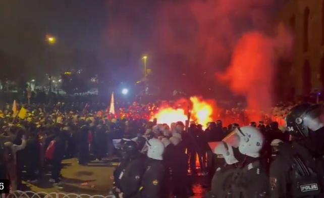 Turcia: Noi incidente între manifestanţi şi poliţie la Istanbul şi Izmir – VIDEO