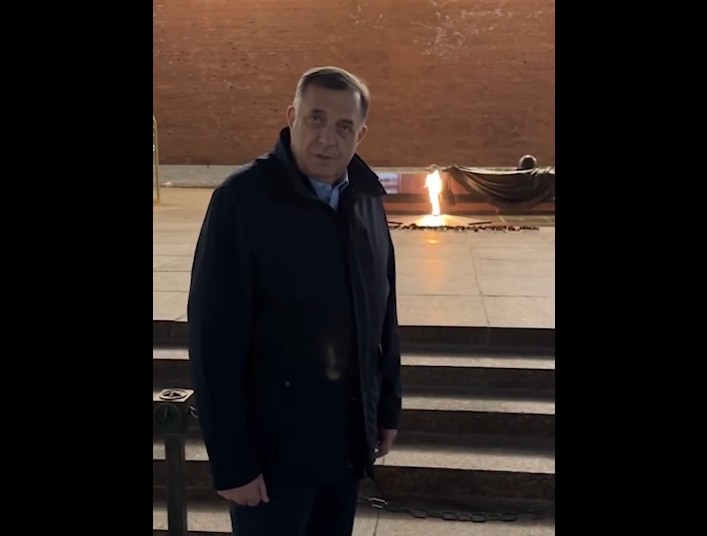 Liderul sârbilor bosniaci, căutat de justiţie, anunţă că a sosit la Moscova – VIDEO