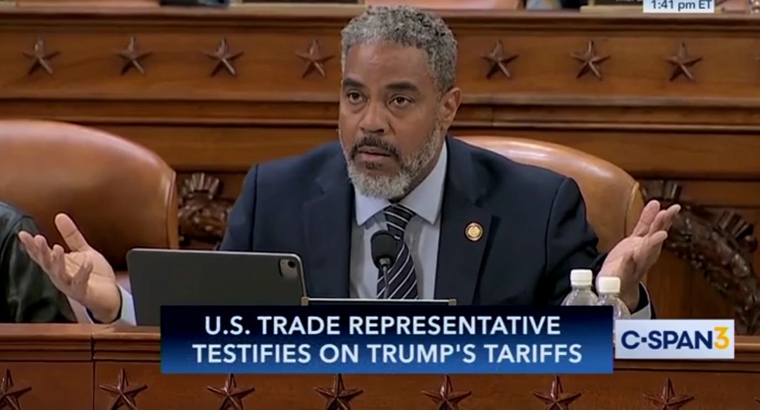 „What the f*ck?”. Reacţia unui politician democrat furios după anunţul lui Trump că face o pauză în aplicarea tarifelor