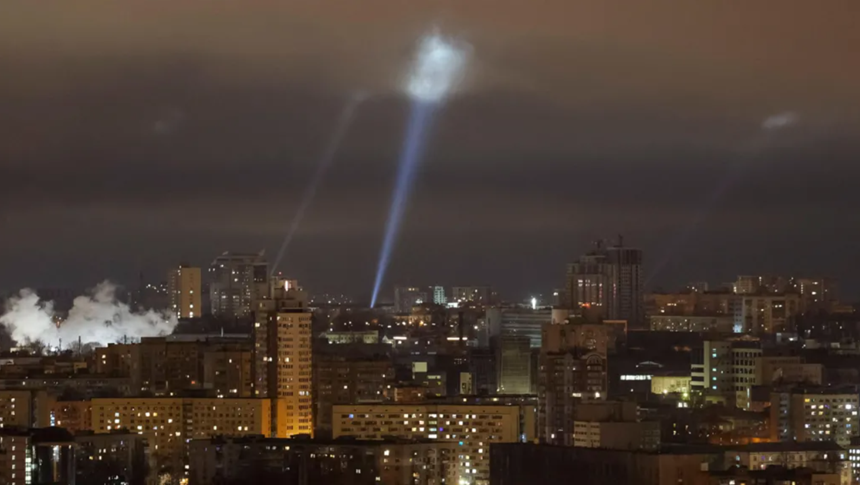 Două persoane ucise la Kiev, după ce Rusia şi Ucraina au lansat atacuri aeriene reciproce asupra capitalelor