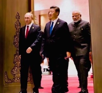 Trump spune că India şi Rusia par „pierdute” în „bezna cea mai adâncă a Chinei”