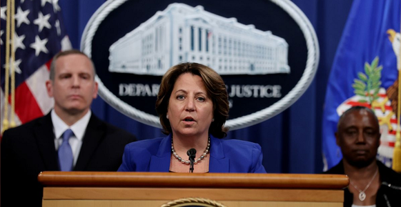 Donald Trump cere Microsoft să concedieze o fostă responsabilă din administraţia Biden