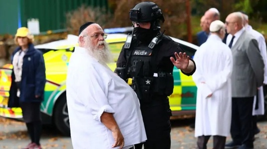 UPDATE-Doi morţi şi doi răniţi în Regatul Unit, într-un atac cu maşină şi cuţitul la o sinagogă, la Manchester. Atacatorul, împuşcat de poliţie. Starmer îşi scurtează prezenţa la summitul CPE de la Copenhaga