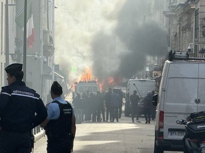 Un incendiu a izbucnit în faţa sediului Matignon, unde Sébastien Lecornu urma să îi primească pe liderii politici în încercarea de a salva guvernul -VIDEO