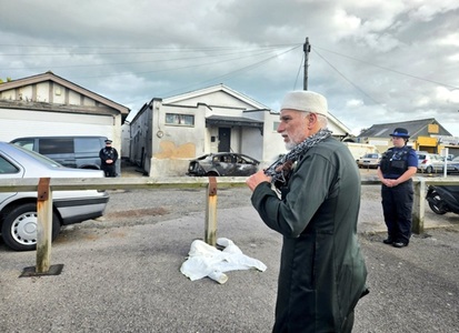 Un al doilea bărbat arestat în sudul Angliei, în urma incendierii unei moschei la Peaceheaven
