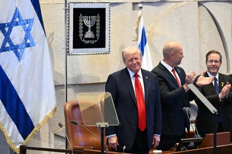 Trump, primit cu aplauze în picioare în Knesset