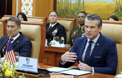 Şeful Pentagonului vizitează Coreea de Sud pentru discuţii despre trupele americane din regiune, în timp ce Seulul planifică cea mai mare creştere a bugetului apărării din ultimii ani