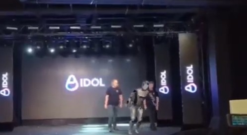 Primul robot umanoid rus dotat cu inteligenţă artificială s-a prăbuşit pe scenă în câteva secunde - VIDEO